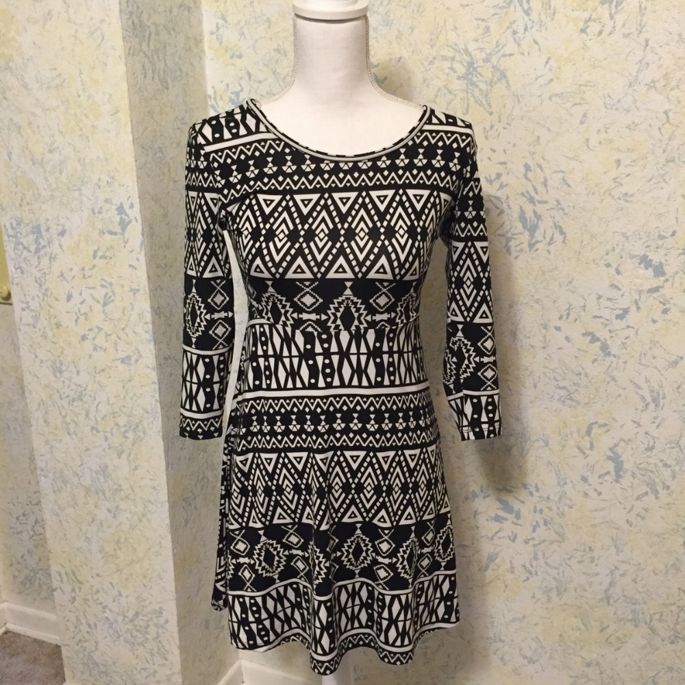 Black White 3/4 sleeve Dress by Deb Size Small